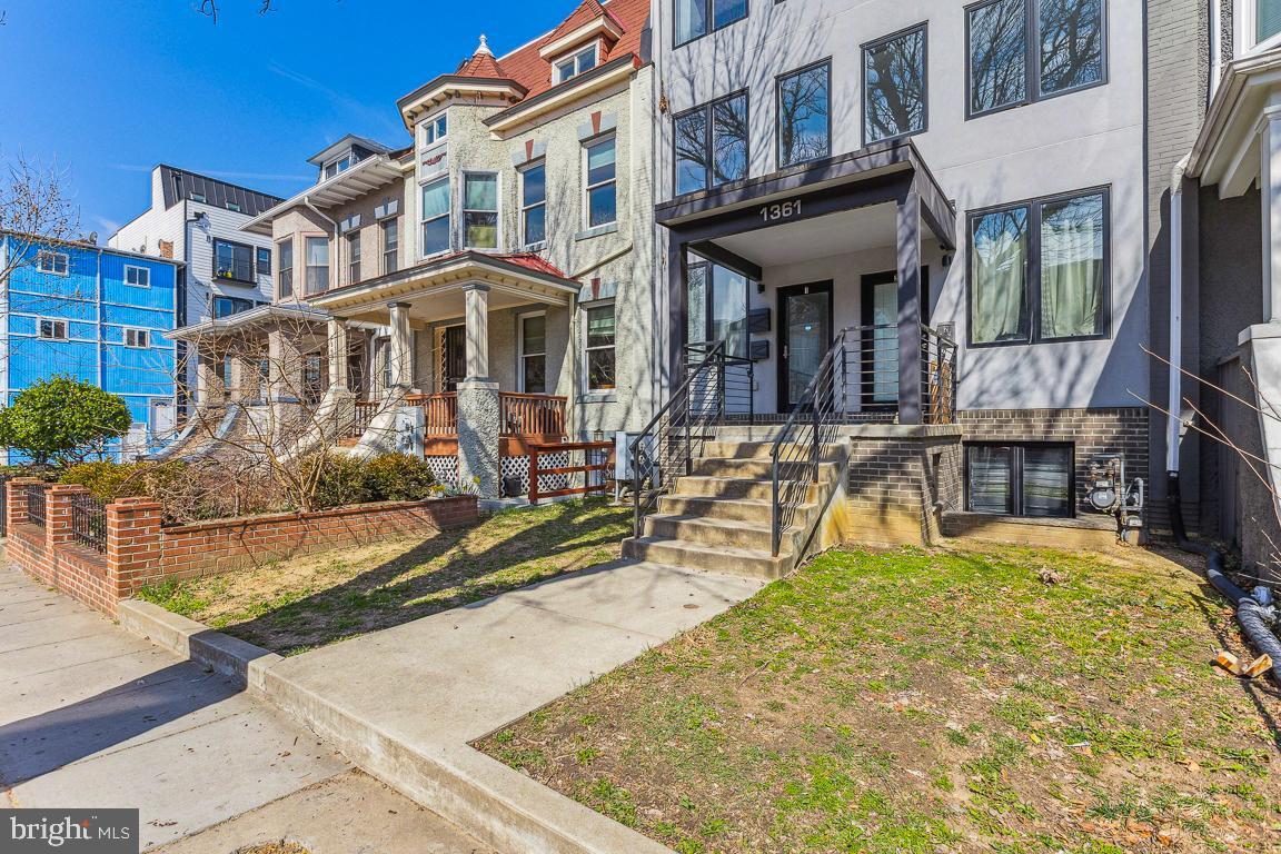 Primary Photo - 1361 Oak St NW