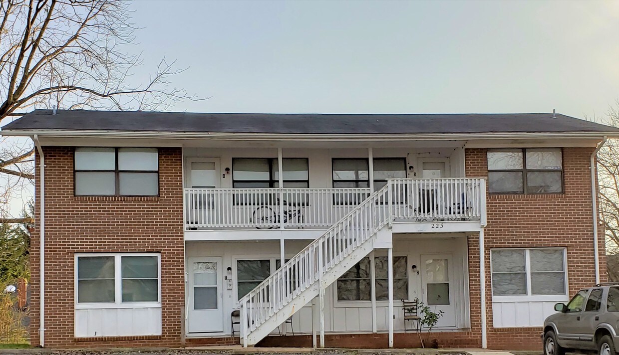 223 W Piedmont St Unit 4, Culpeper, VA 22701 Rentals in Culpeper at 223 W Piedmont St Culpeper