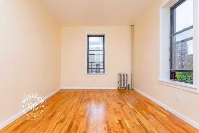 Building Photo - 291 Crown St