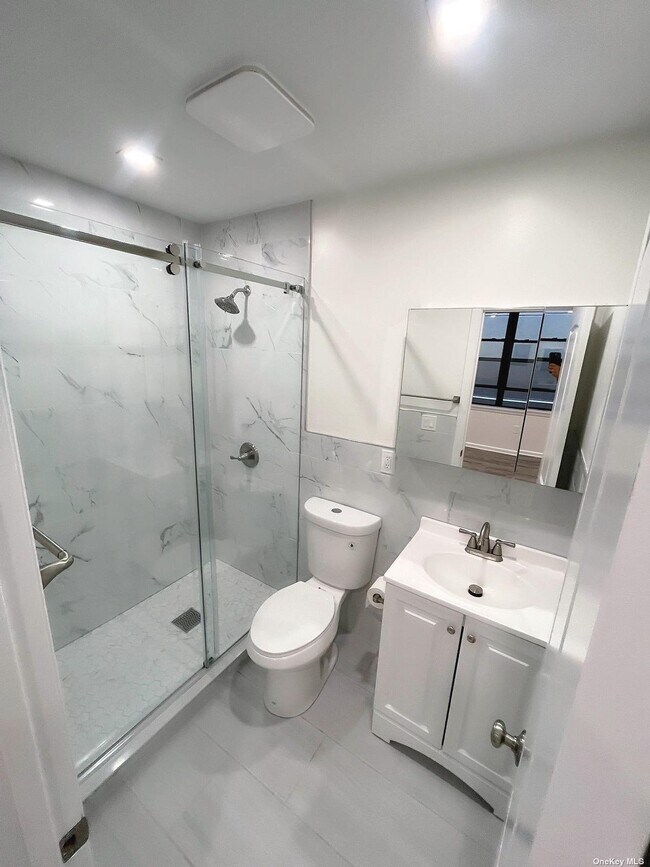 Foto del edificio - 39-14 104th St
