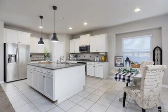 Building Photo - 241 Silver Maple Dr