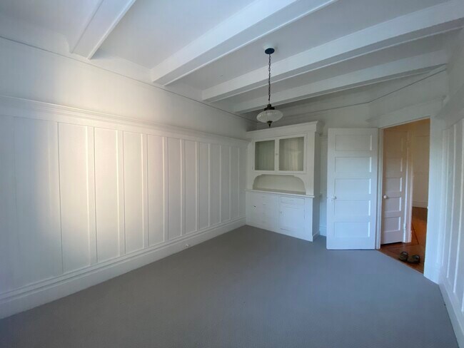 Building Photo - 480 11th Ave