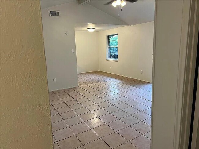Foto del edificio - 4006 Heatherbrook Dr