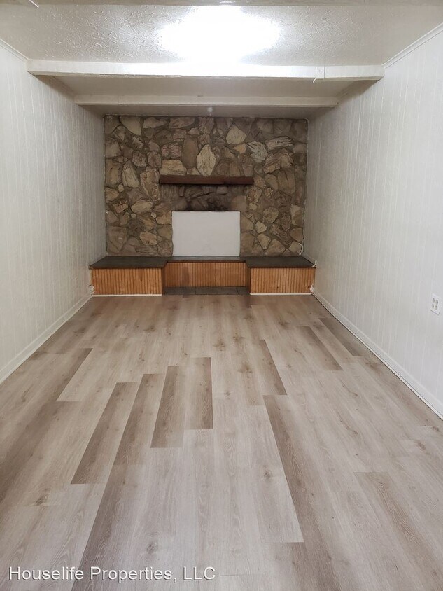 Building Photo - 3 br, 1 bath House - 523 Melrose St