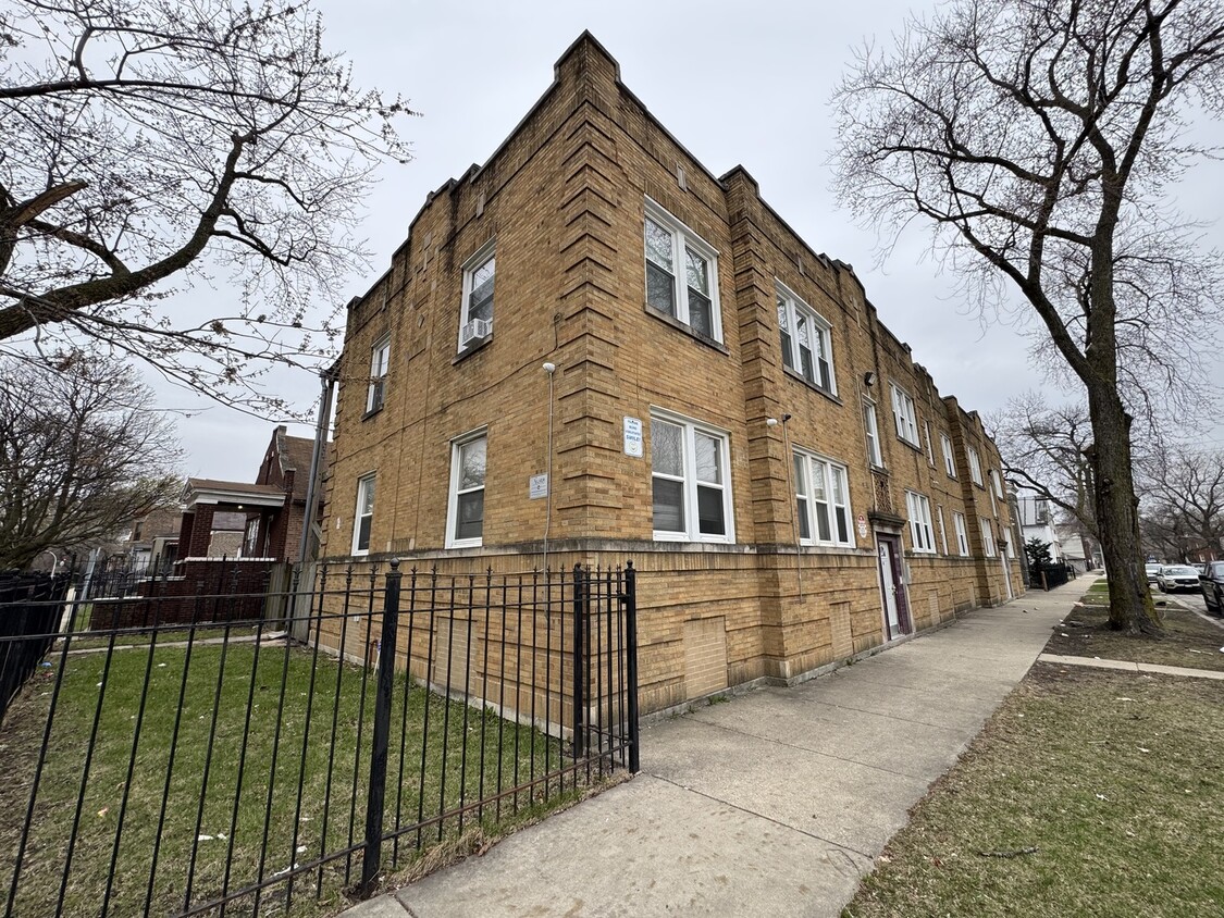 Primary Photo - 3801 W Thomas St
