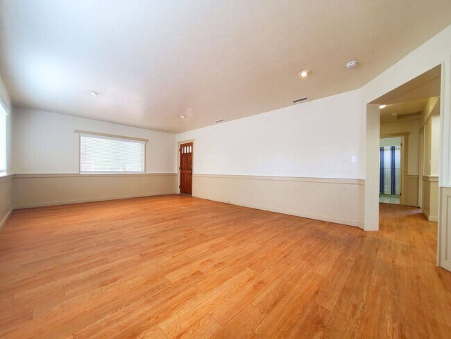Foto del edificio - Mollison Duplex