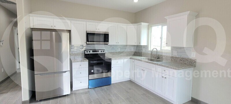 Primary Photo - 972 W Silverlake Rd