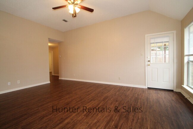 Building Photo - North Killeen Three-Bedroom!