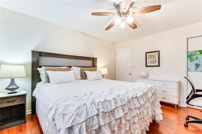 Foto del edificio - 841 Artwood Rd NE
