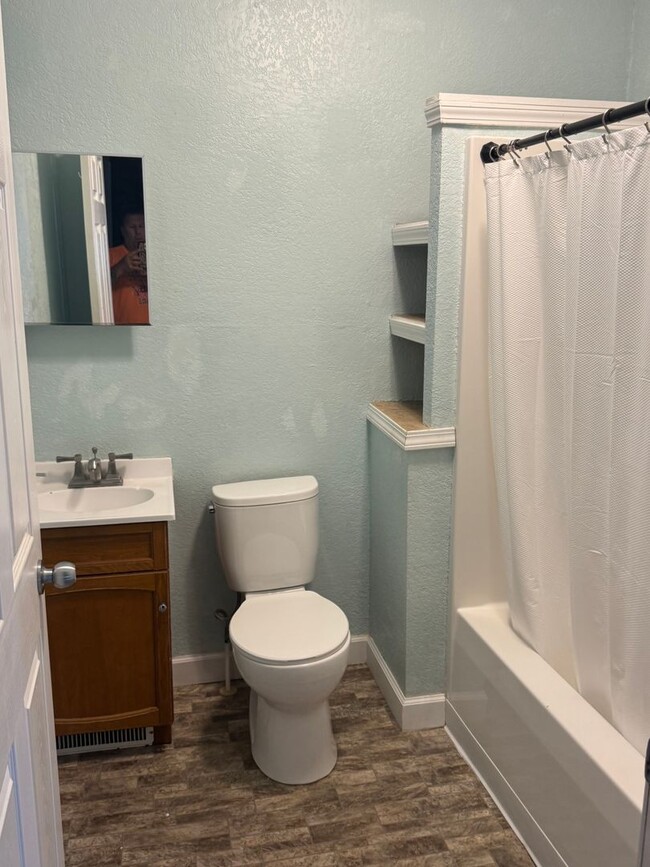 Building Photo - 207 Yetley St