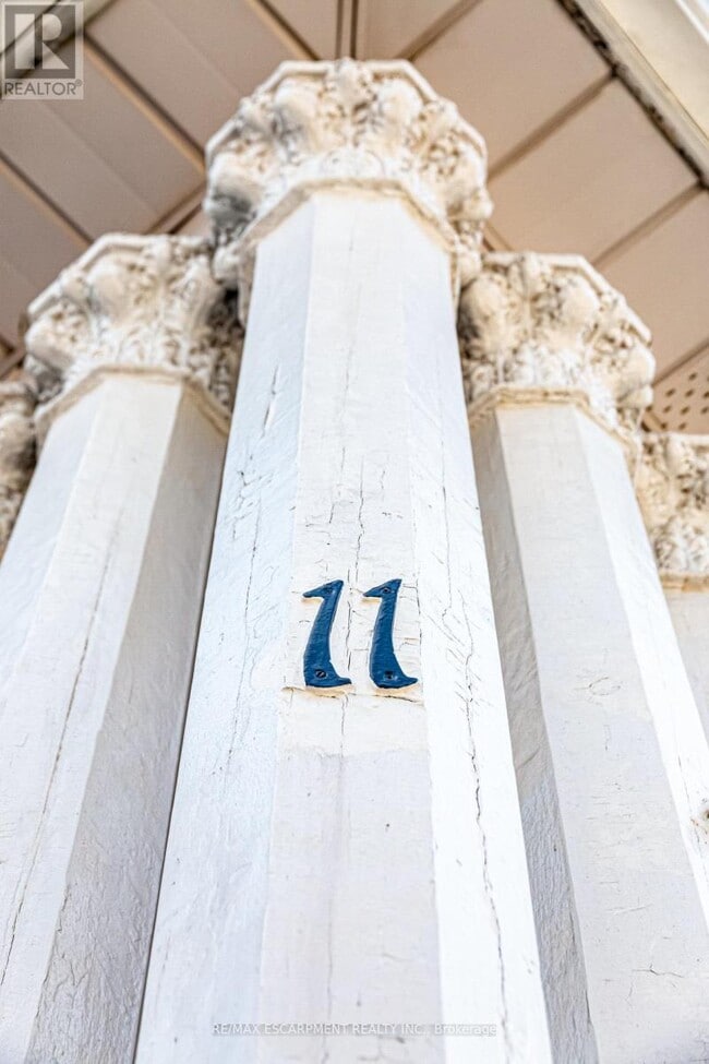 Building Photo - 11 Eastbourne Ave