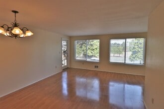 Building Photo - 707 N 130th St