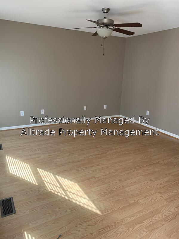 Building Photo - 102 Weist Pl