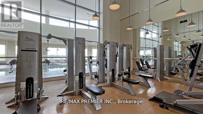 Building Photo - 36 Lee Centre Dr