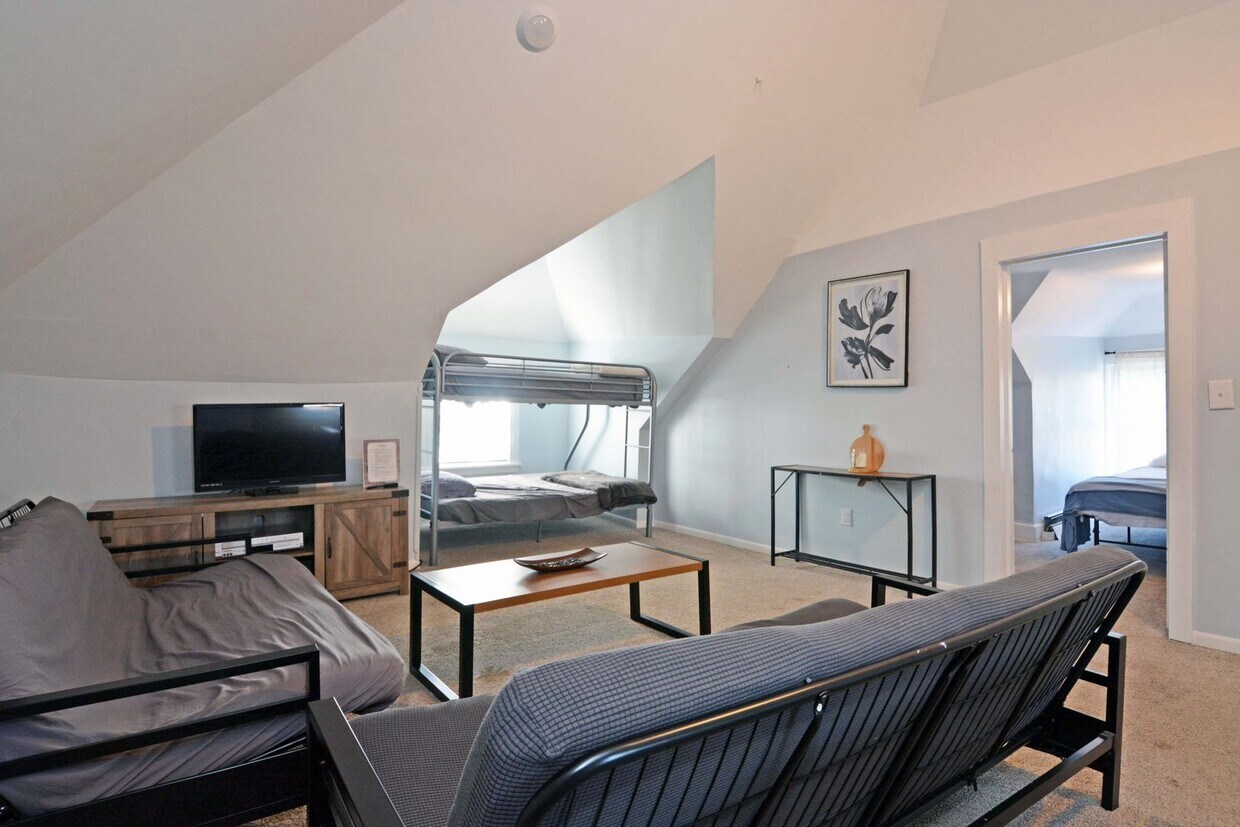 Foto principal - 2209 Aldrich Ave S