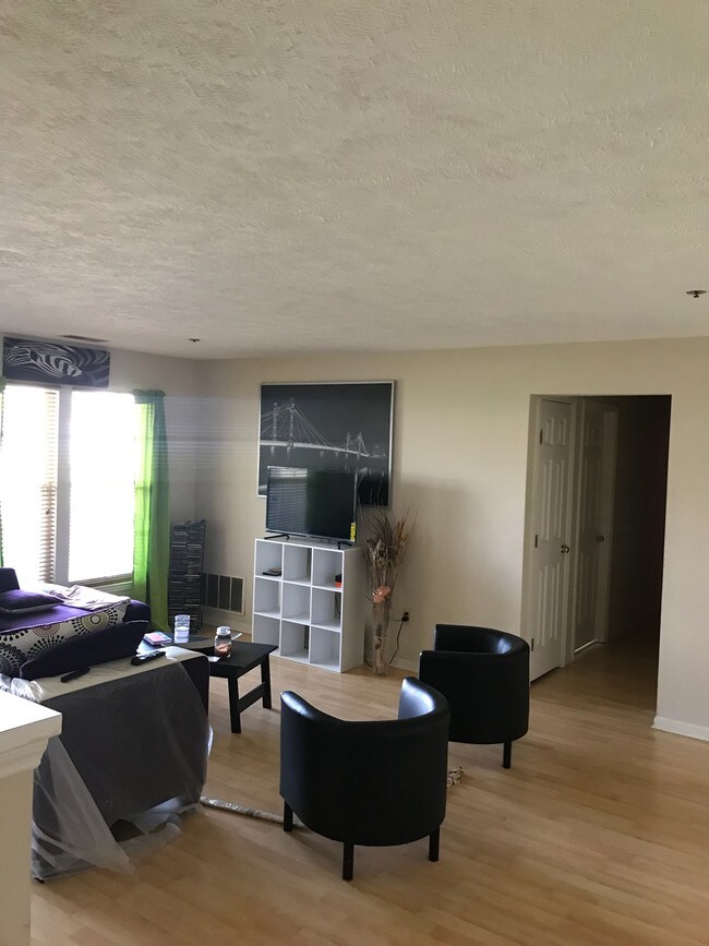 Building Photo - 609 Himes Ave