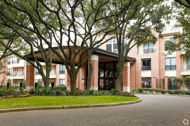 Foto del edificio - 2401 S Gessner Rd