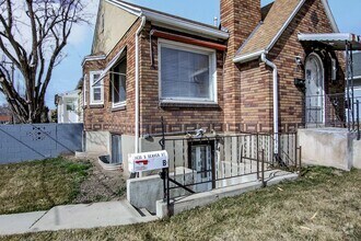Building Photo - 1430 Denver St