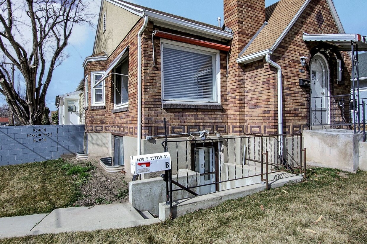 Primary Photo - 1430 Denver St