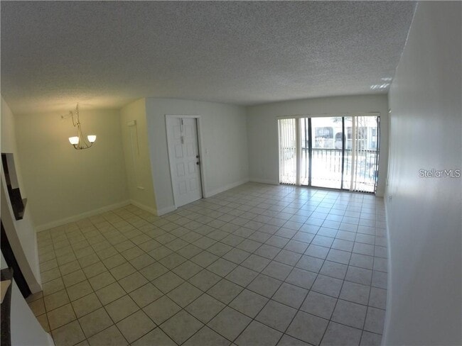 Foto del edificio - 1290 Pine Ridge Cir E