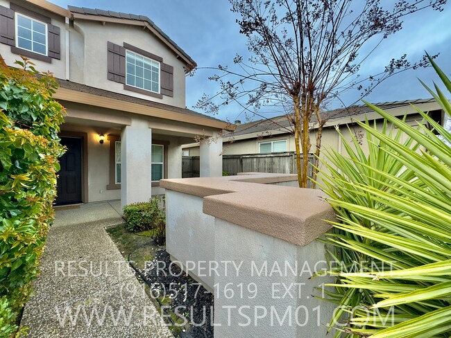 Foto del edificio - Gorgeous 5 Bedroom Home in Antelope- Avail...