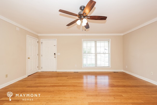 Building Photo - 2812 Sutherland Dr