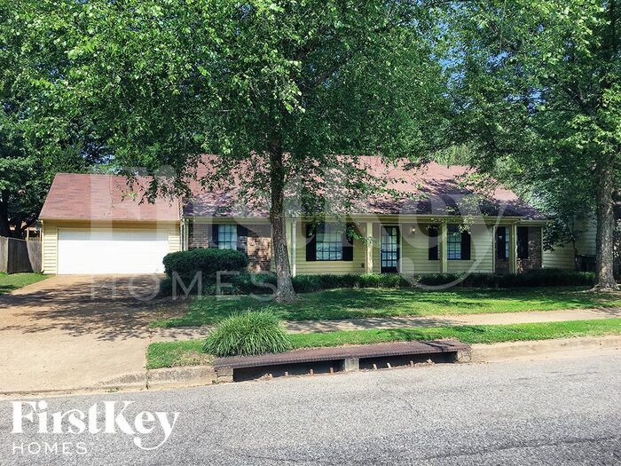 Foto principal - 1053 Boones Hollow Dr