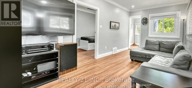 Photo du bâtiment - 60 Phillip Ave