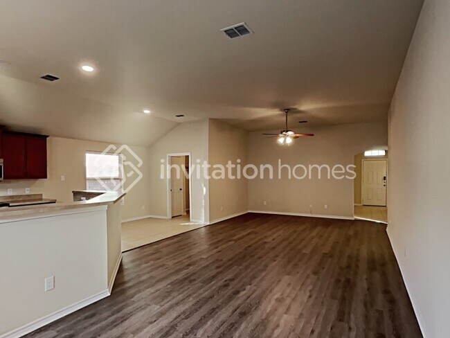 Foto del edificio - 4960 Galley Cir
