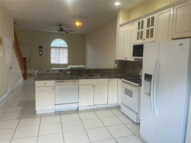 Foto del edificio - 2447 NE 14th St