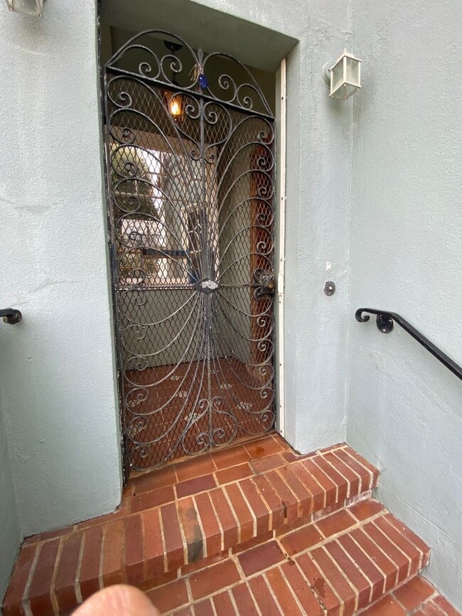 Photo - Epic REA - Spacious Light-filled Corner House 4BD/ 2BA