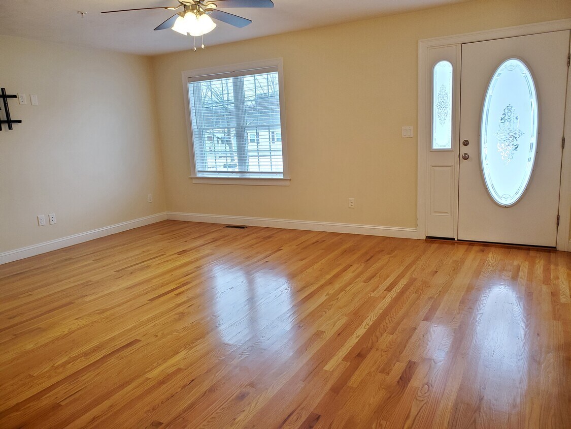 25 Clark St Unit 25, Abington, MA 02351 Condo for Rent in Abington