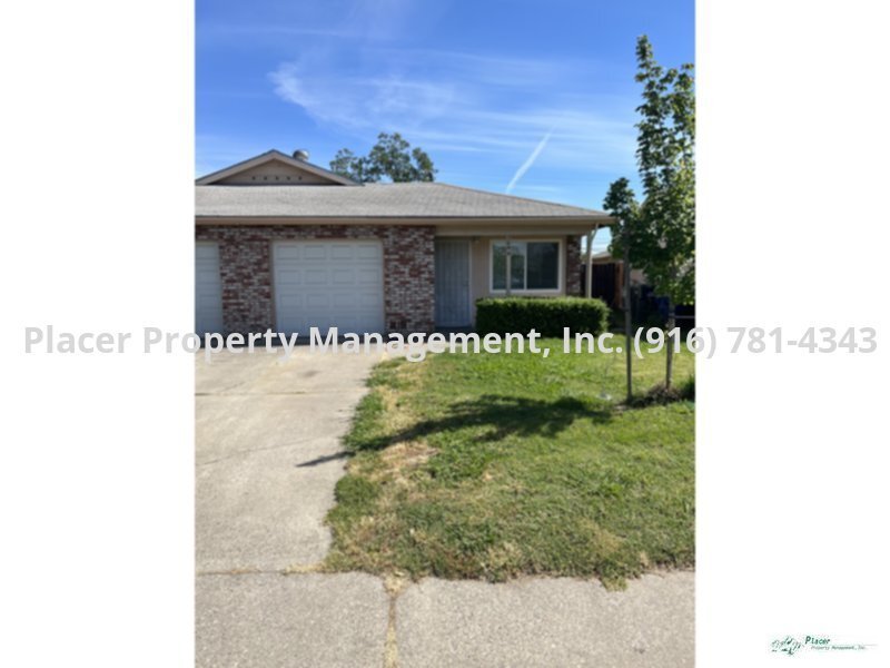 Avail Now! Almost like new duplex 2 bed... - Avail Now!   Almost like new duplex  2 bed...