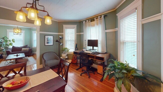 Foto del edificio - 23 Forest Hills St