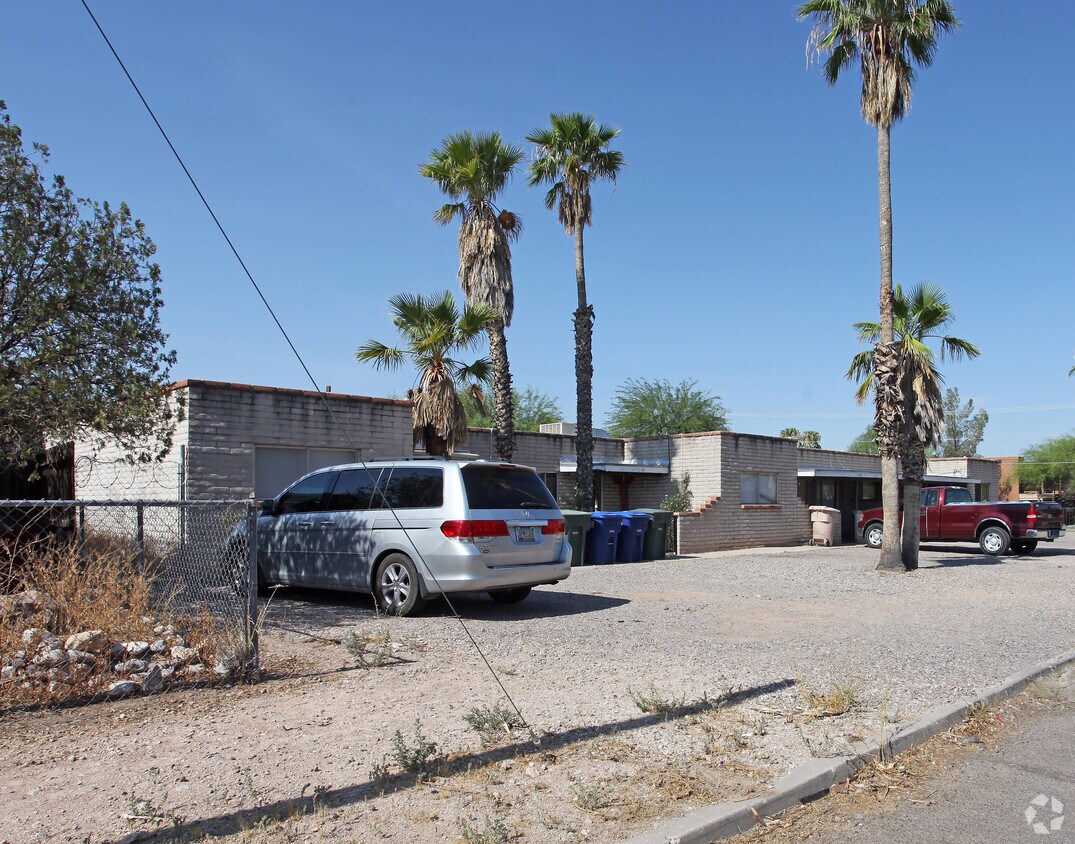 Building Photo - 502-510 E Jacinto St