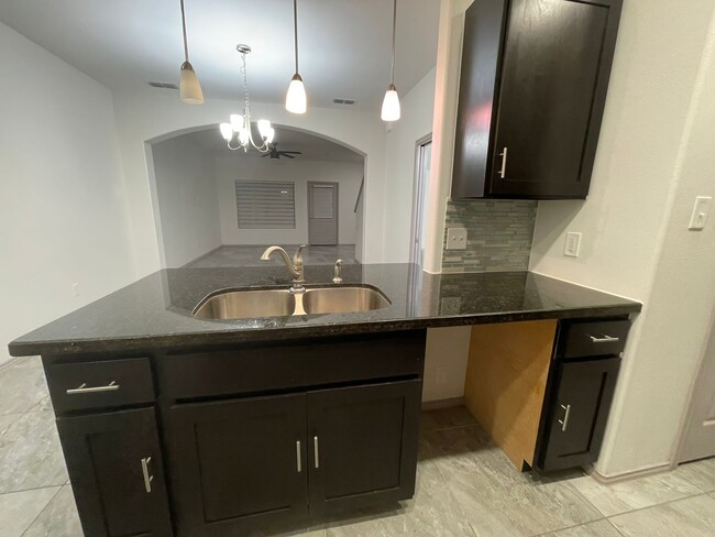 Building Photo - 204 Welland Dr