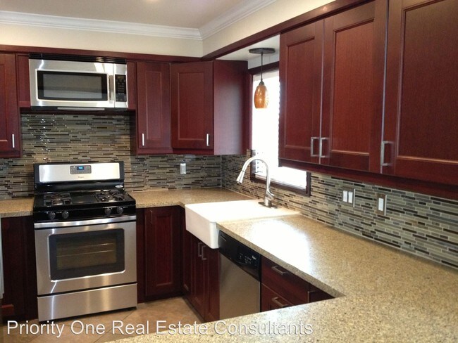 Building Photo - 4744 Baylor Dr