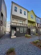 Building Photo - 496 Zeal St SE