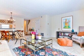 Interior Photo - Strawberry Hill