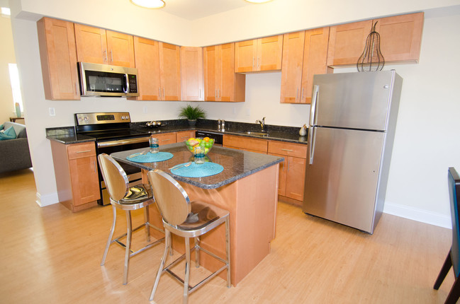 Cocina con certificación LEED en Corner Park - Corner Park Apartments