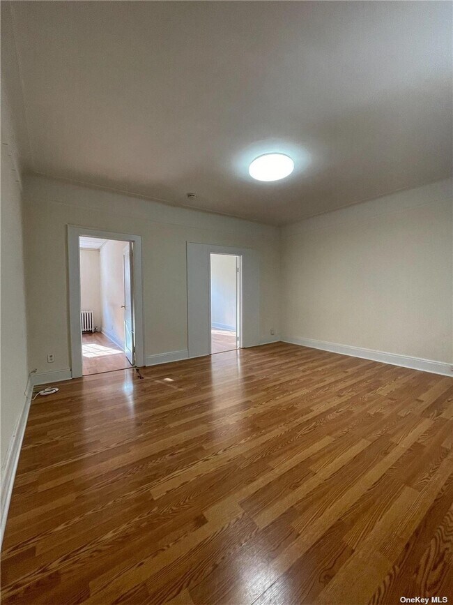 Foto del edificio - 45-05 162nd St