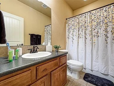 Building Photo - 4902 SW Fieldstone Blvd