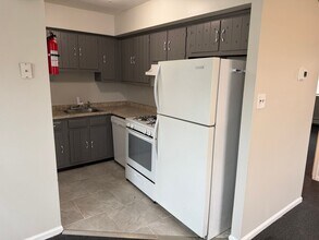 Building Photo - 30-32 Thomas Rd