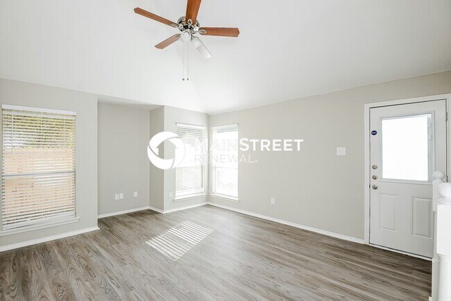 Foto del edificio - 4 Bedroom Pet-Friendly Home in Dallas, TX with Main Street Renewal