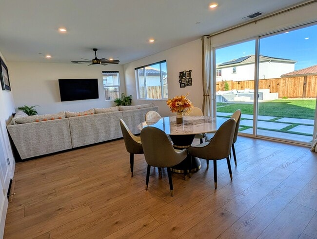 Building Photo - 2133 Verde Ranch Rd