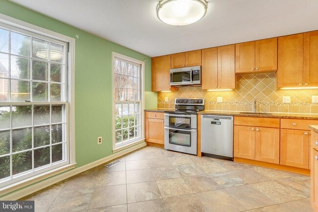 Foto del edificio - 8003 Bethelen Woods Ln