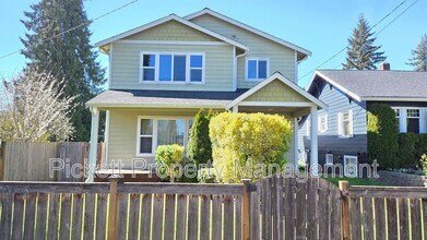 Building Photo - 1733 N Wycoff Ave