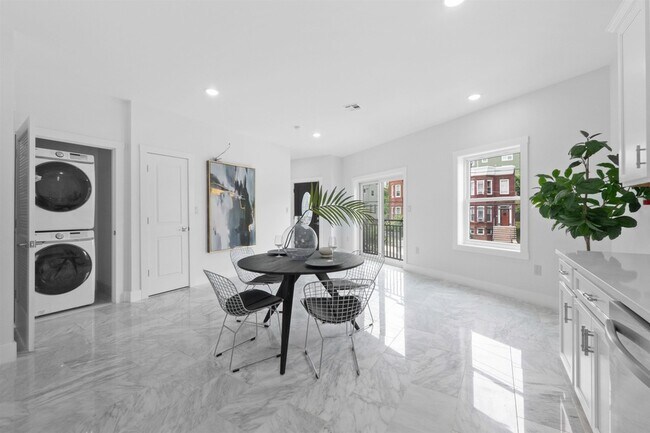 Foto del edificio - 224 Clerk St