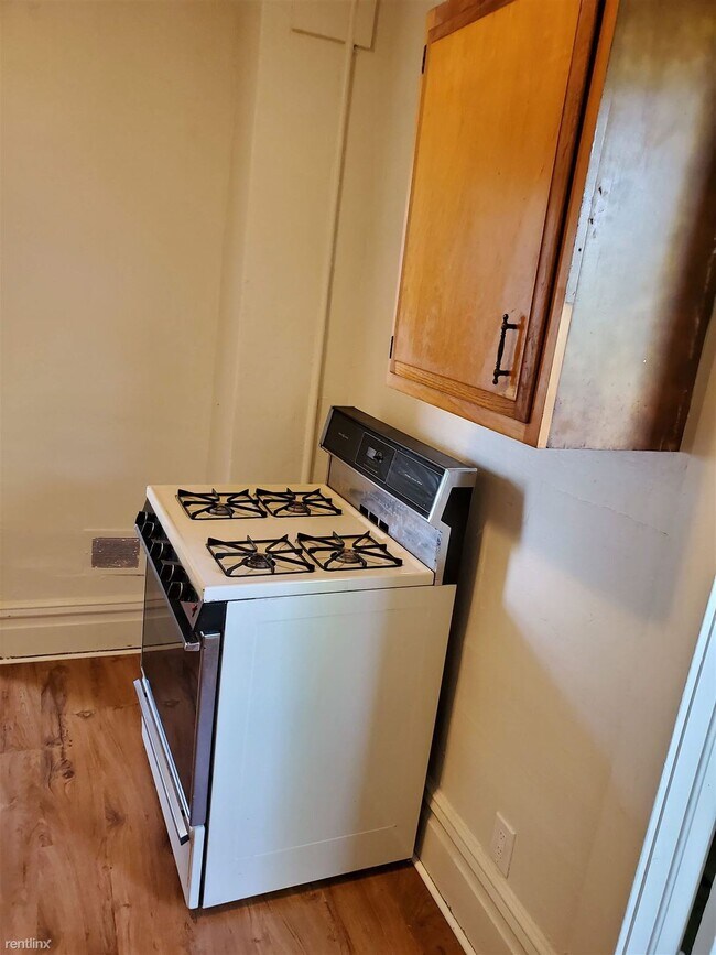 Building Photo - 1 br, 1 bath Apartment - 1641 Park St Apt 2