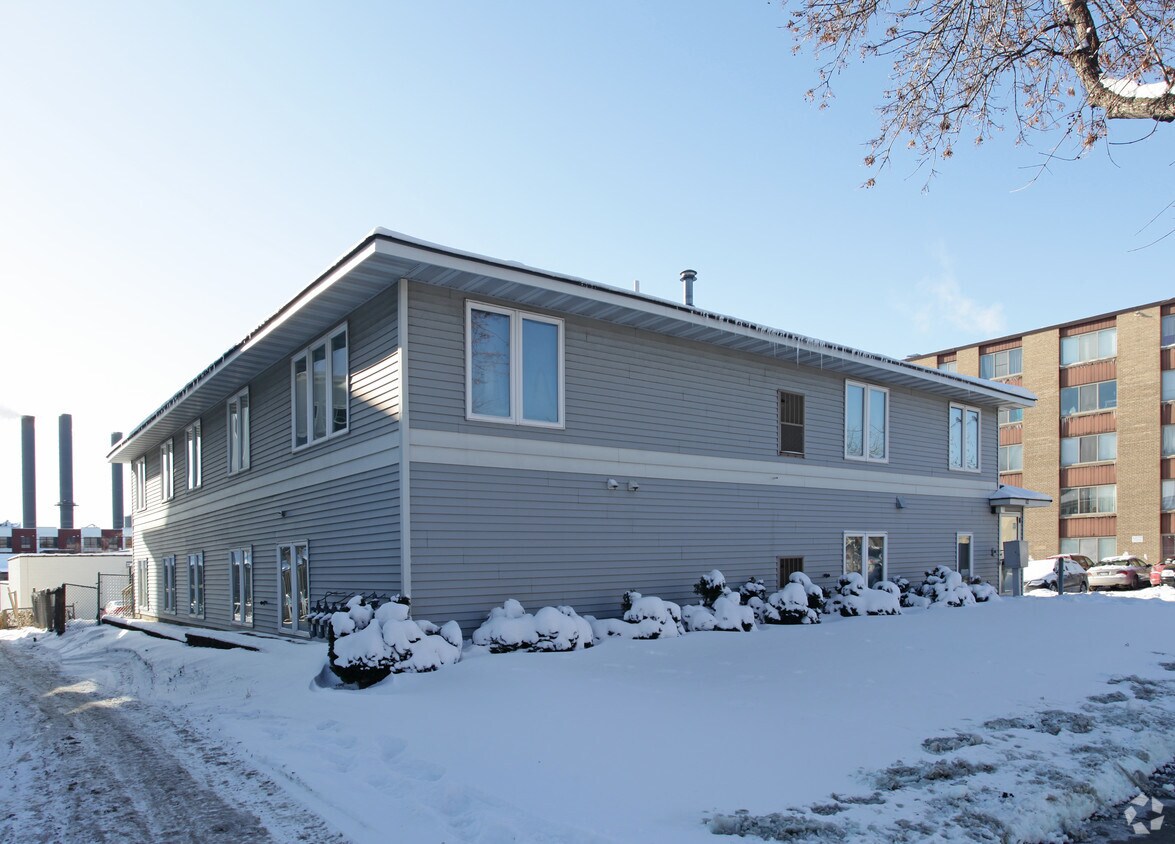 Foto del edificio - 612 University Ave SE